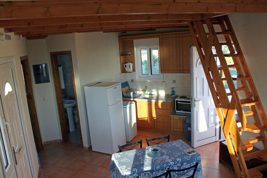 Sungate Beach Rovies Room photo
