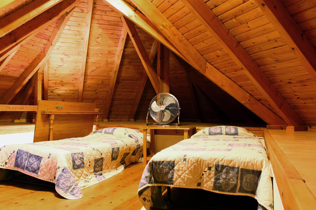 Sungate Beach Rovies Room photo