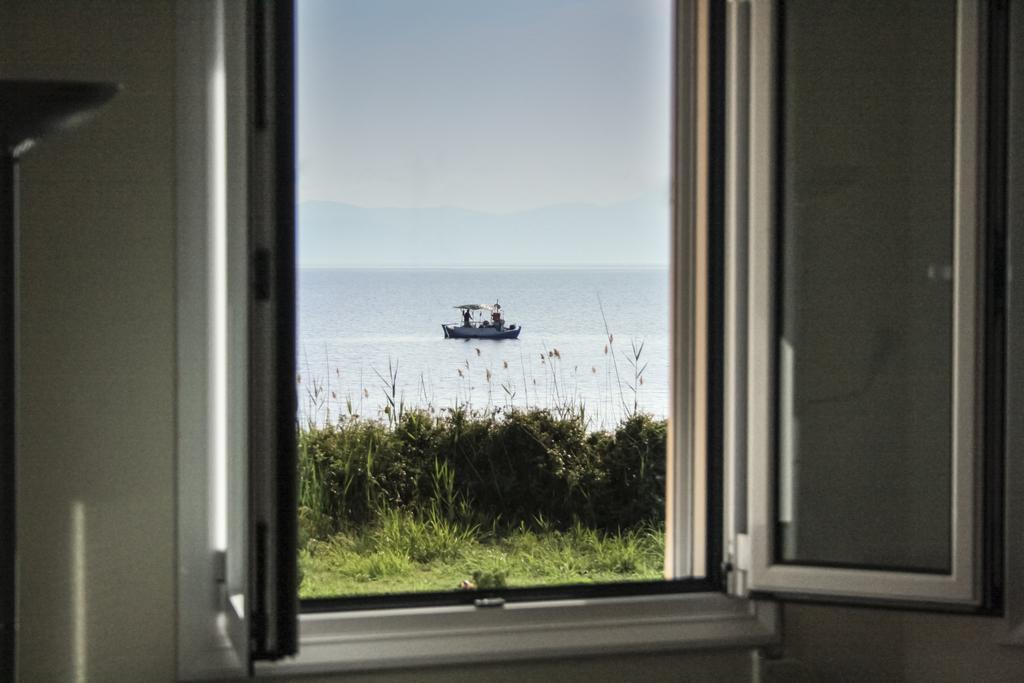 Sungate Beach Rovies Room photo